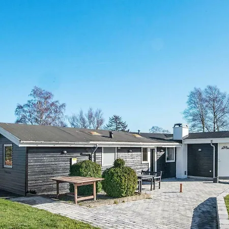 Three-bedroom Holiday In Juelsminde 5 Sønderby