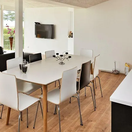 Three-bedroom Holiday In Juelsminde 5 *