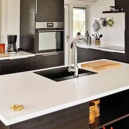 Three-bedroom Holiday In Juelsminde 5 *
