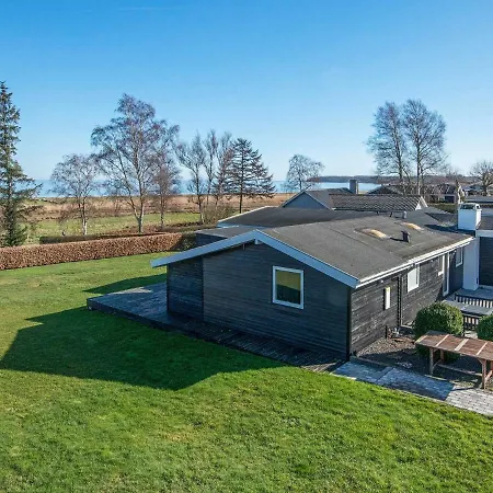 Three-bedroom Holiday In Juelsminde 5 Sønderby