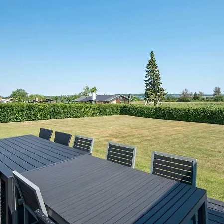 Three-bedroom Holiday In Juelsminde 5 *